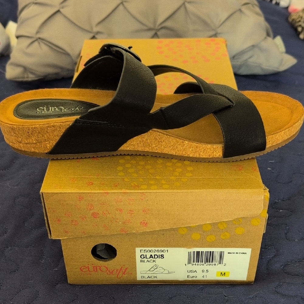 EuroSoft Gladis Black Women's Strappy Sandals - Picture 5 of 8